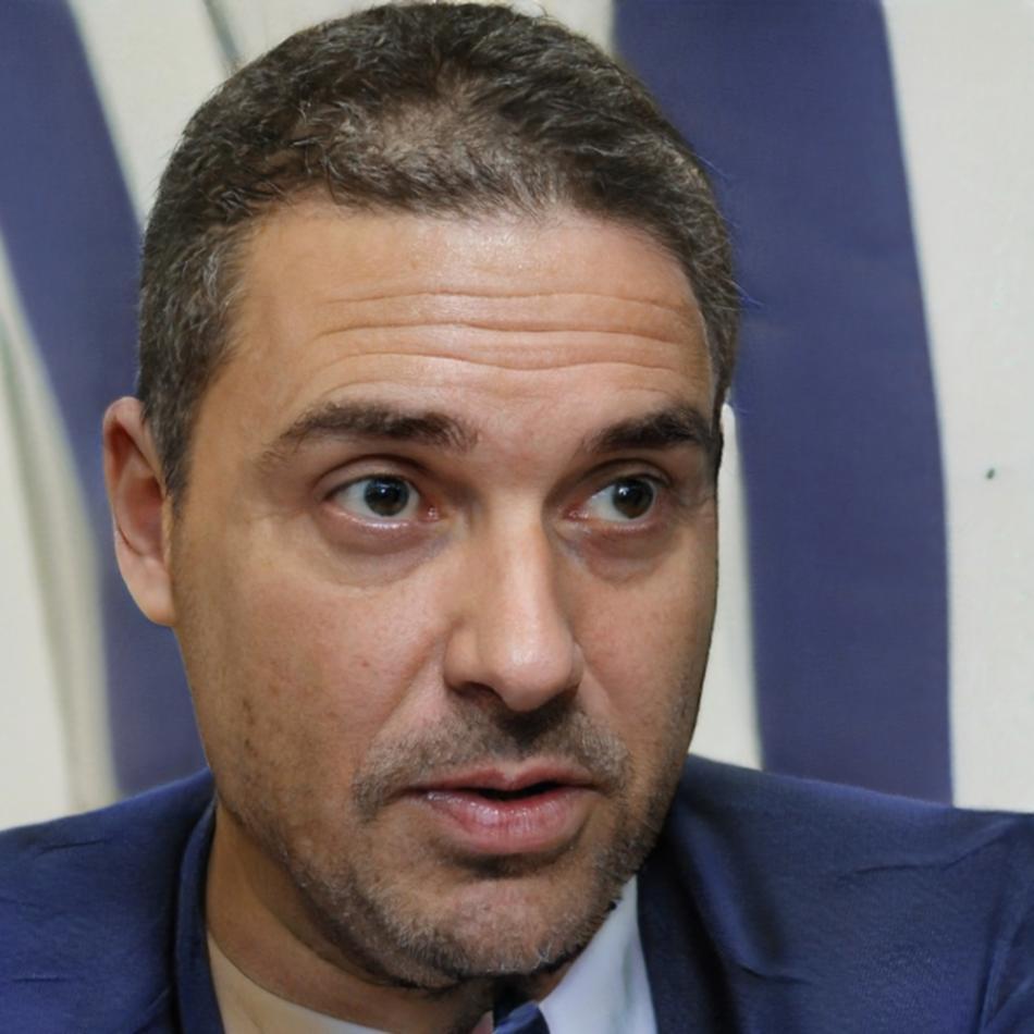 Perfil de Carlos Mendoza